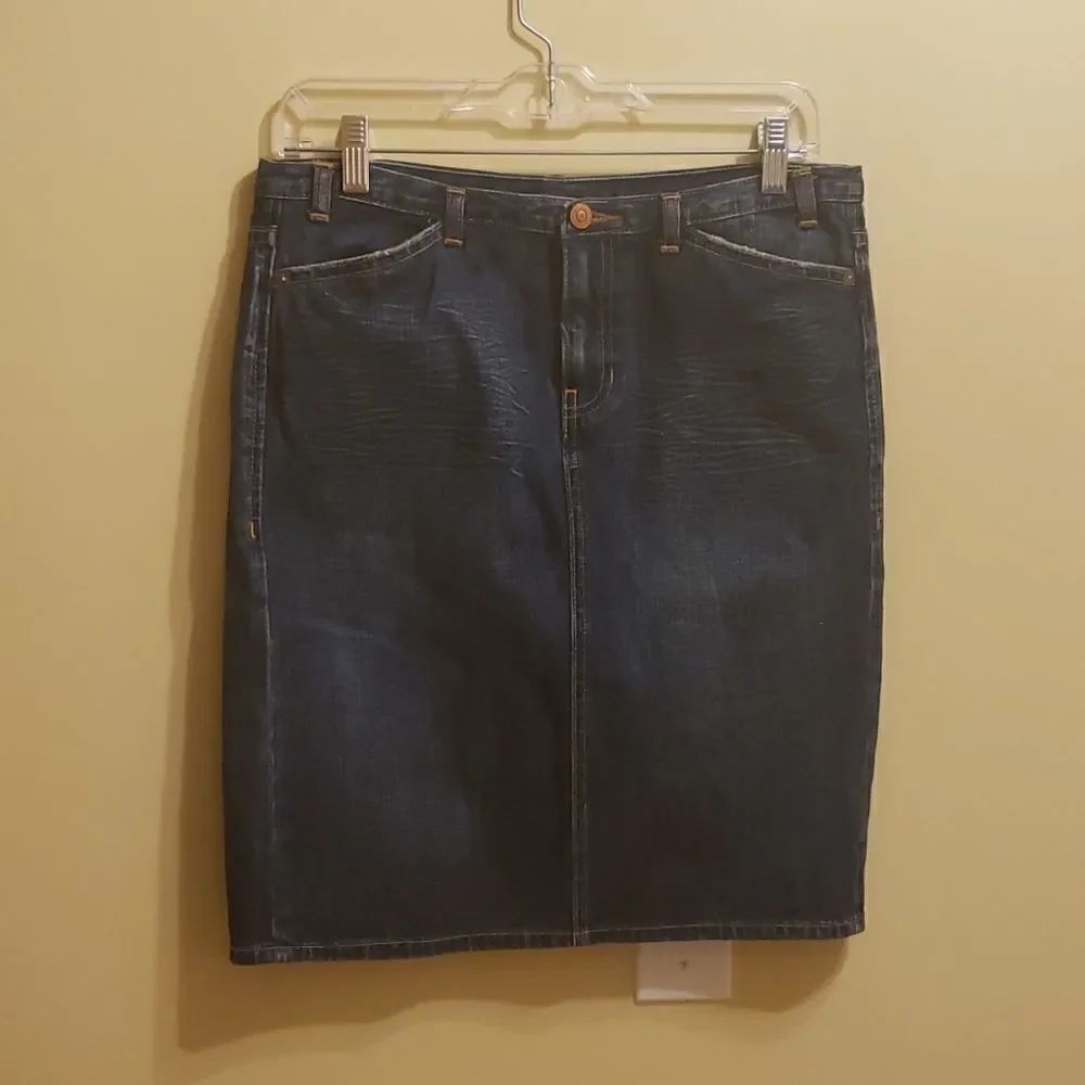 GAP Denim Skirt. Size 8